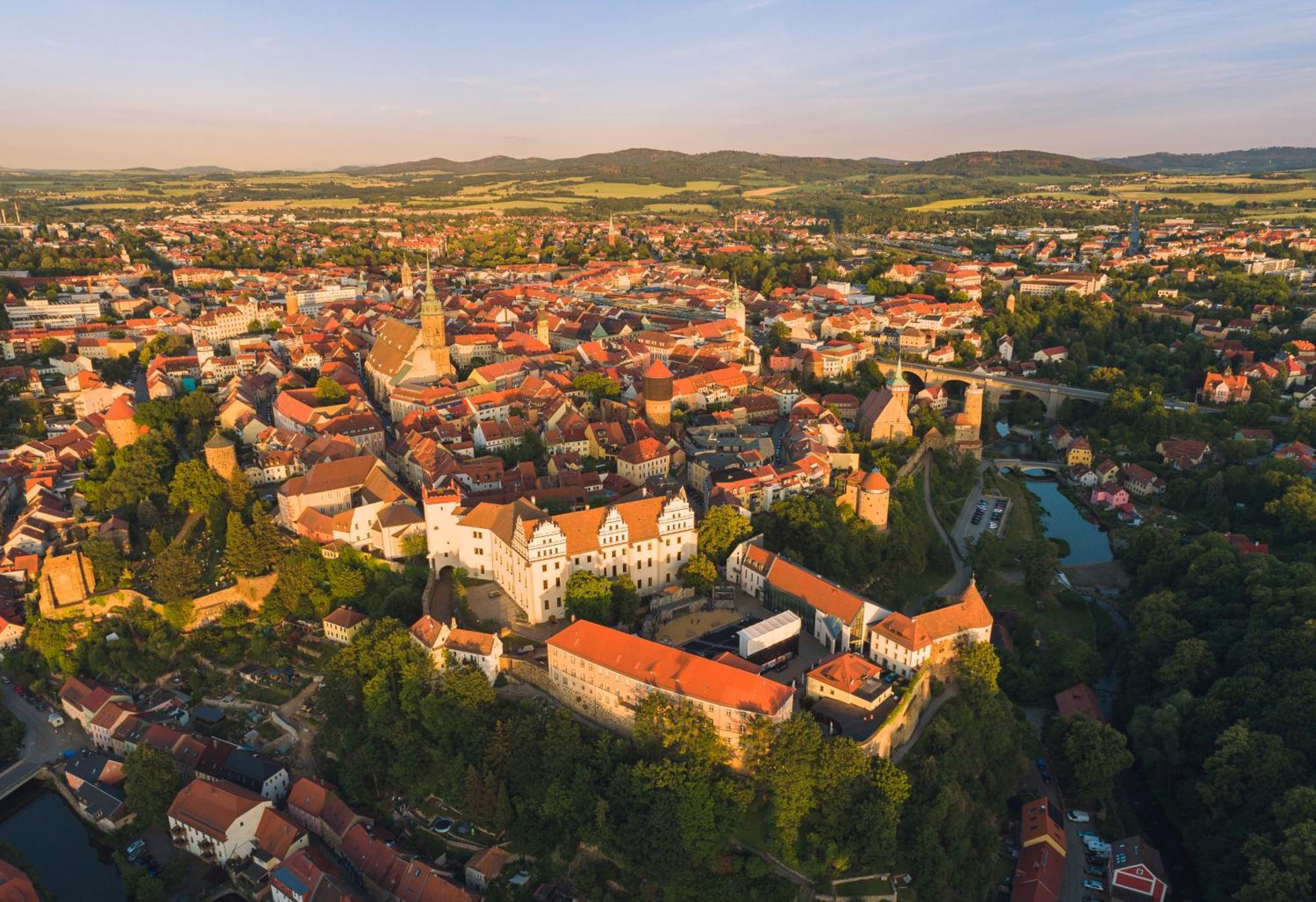 Bautzen Living Appartement - Zentrumslage Parkplatz Babybett Екстериор снимка